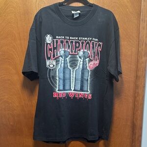 Detroit Red Wings Vintage 90s Back to Back Stanley Cup Champions T-Shirt